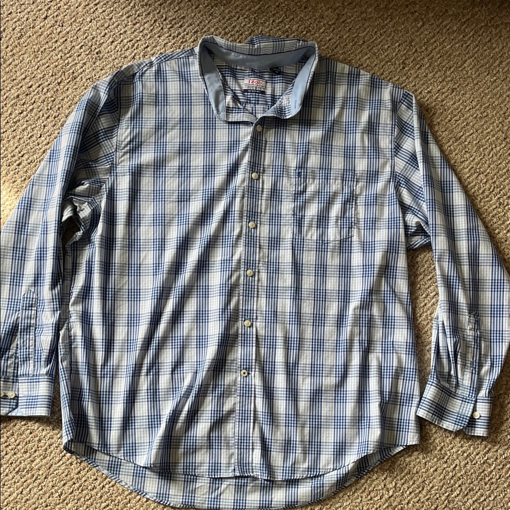 Izod Men's Light Blue Checkered Shirt - NWOT